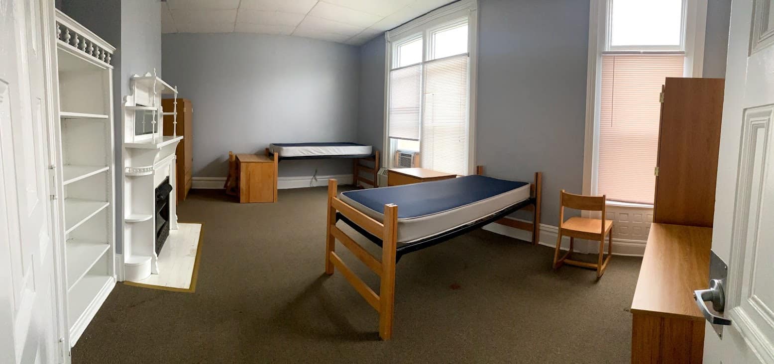 A room in Wade Hall—Wade Hall is all women housing and contains a full kitchen and laundry room.