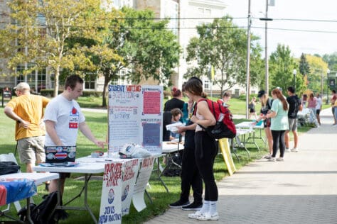 Leaders for the W&J Student Voting Coalition educate students on voting at the Fall 2021 Involvement Expo.